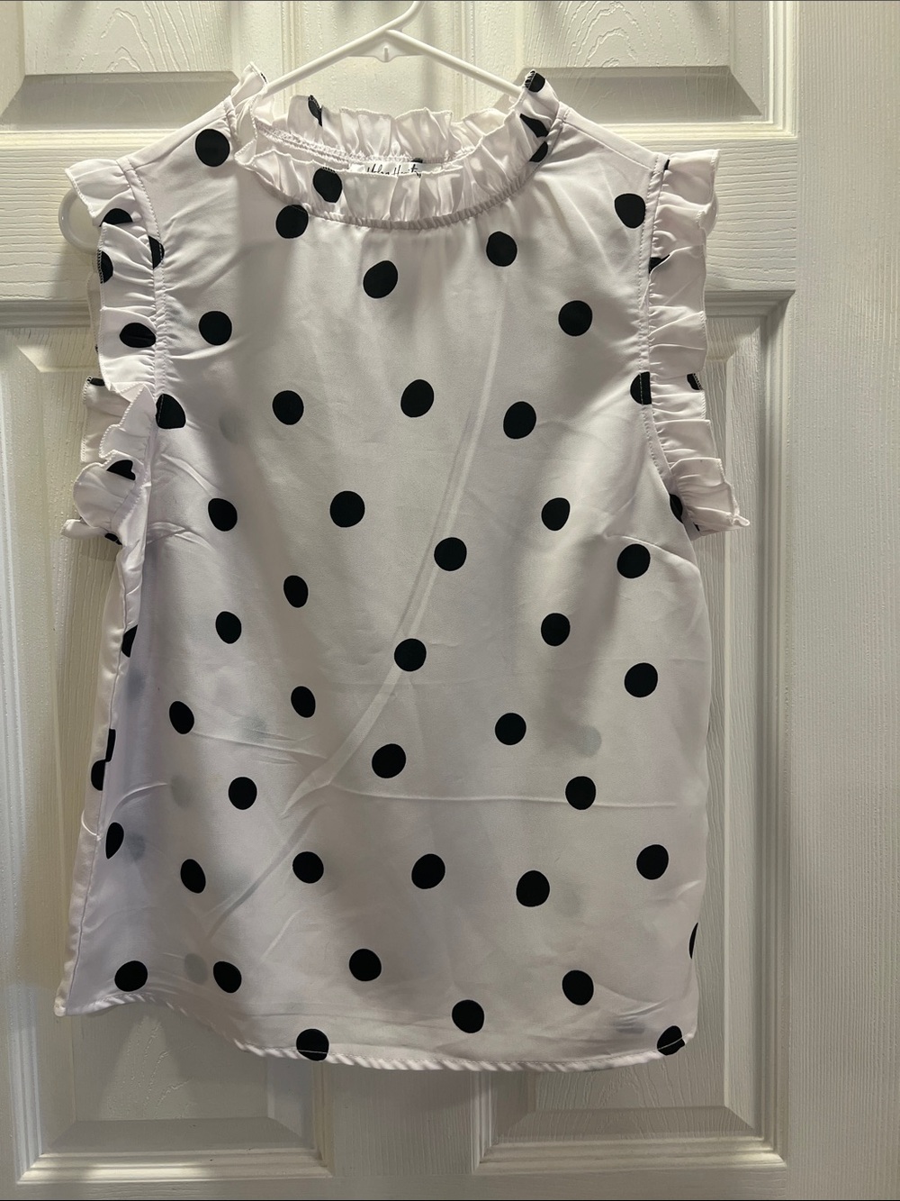 NWT White Polka Dot Ruffle Sleeve Blouse
